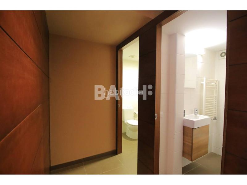 Foto 4ce9c6e8-92ec-4418-a46d-807490bc1dcf. Location bureau dans Nord Vic