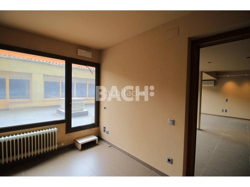 Foto 5458ed11-1d0e-46c5-bd7c-1842380bebf4. Location bureau dans Nord Vic