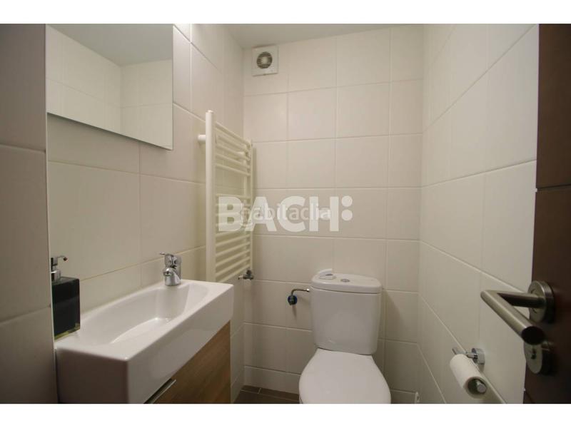 Foto b585c168-4be2-4676-880c-0e0d9acf2cdd. Location bureau dans Nord Vic