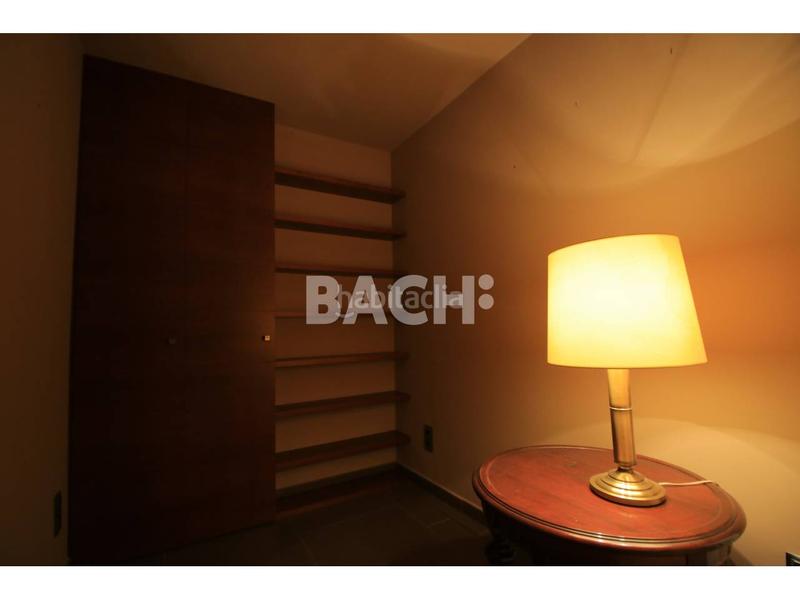 Foto f04bbe90-fd3b-49fb-8b6b-5aa3eecb643e. Location bureau dans Nord Vic