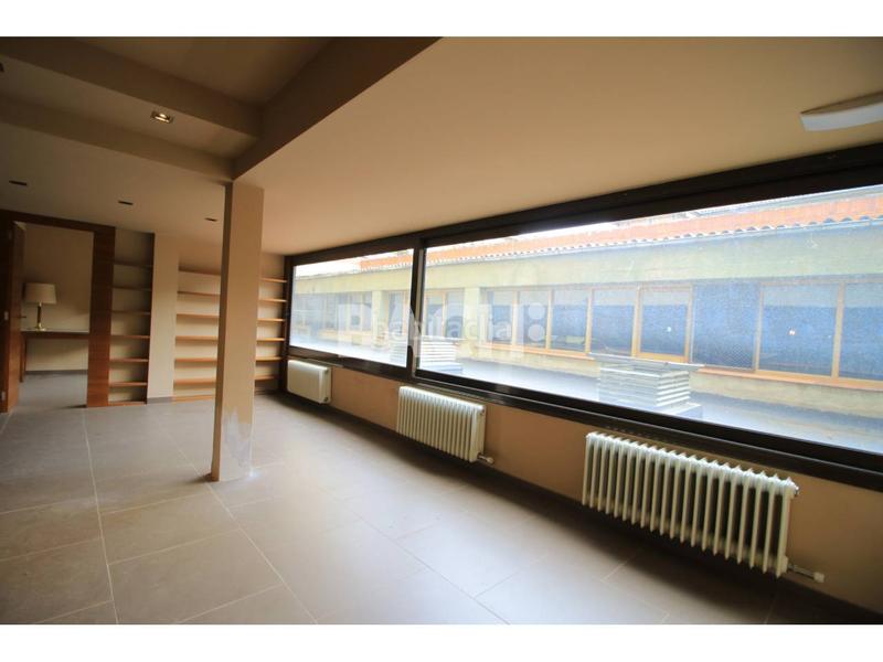Foto 4f8e15dd-a6f1-4a9e-9030-d6ab14875406. Rent office space in Nord Vic