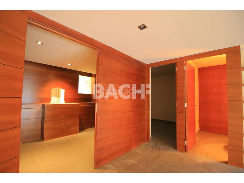 Foto fff8fa96-53bb-4f86-ac96-cc96582fb118. Rent office space in Nord Vic