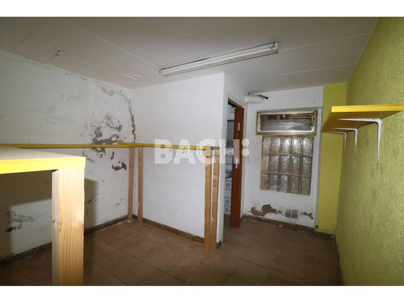 Foto 0279bf6e-b07e-41dd-8a5a-ebe9f2bb2d16. Lloguer local comercial a Centre Vic