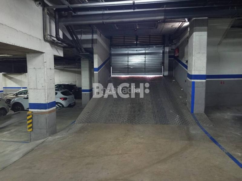 Foto edc1d223-e9dd-496b-b327-b0a9fca68ec4. Aparcament cotxe a Nord Vic
