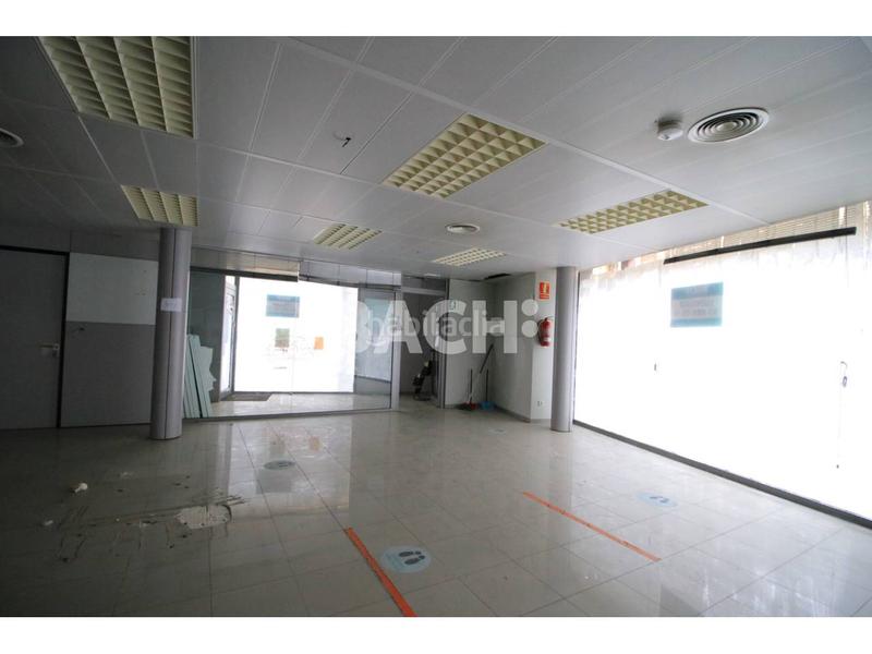 Foto bb92dbaf-8c14-4f77-b564-e6a708ba07e8. Miete geschäftsraum in major 35 in Tona