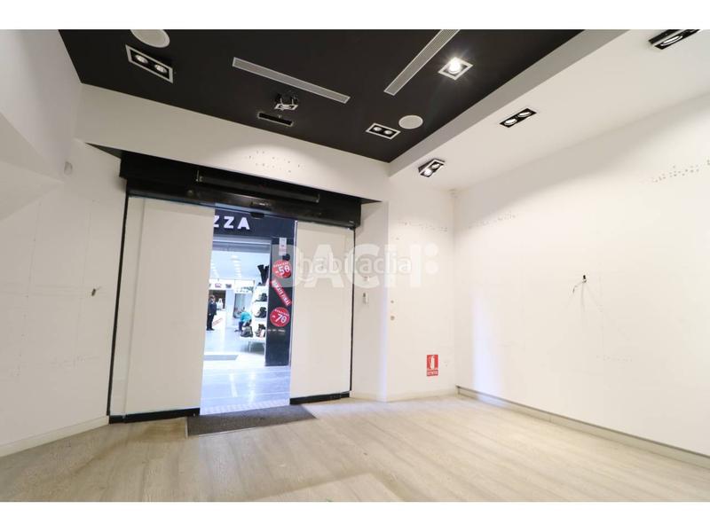 Foto 1fe5dc2d-6985-4656-8975-3b8c0cad3a26. Lloguer local comercial a argenters 13 a Centre Vic