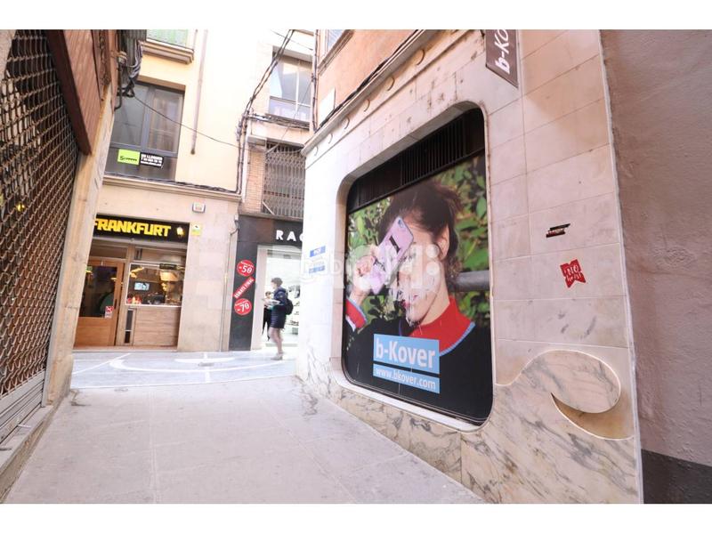 Foto 24a24a13-7374-44e2-bea1-b9fee06e0077. Lloguer local comercial a argenters 13 a Centre Vic