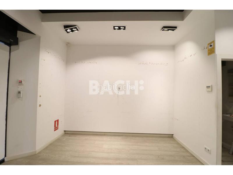 Foto 48b5cf44-4cef-40bf-84fb-d8bfb8af5534. Lloguer local comercial a argenters 13 a Centre Vic