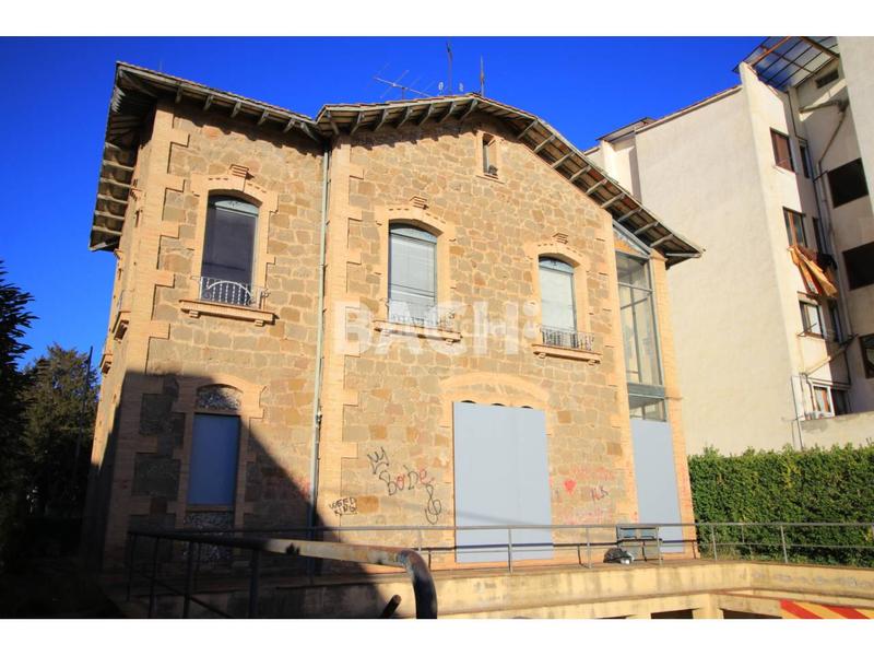 Foto b6616747-afd6-4439-982a-c0046da98e23. Édifice dans orient 6 dans Prats de Lluçanès