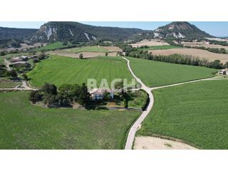 House in Calle gurb 1. Espectacular casa en venta con vistas privilegiadas y amplio ter