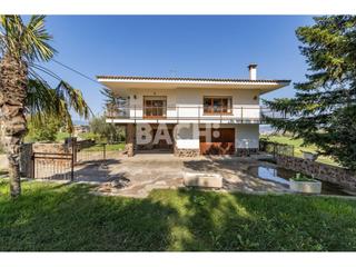 House in Gurb 1. Espectacular casa en venta con vistas privilegiadas y amplio ter