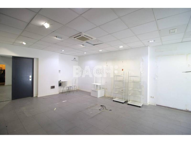 Foto 4d62f787-521e-49c2-945e-ea31985c0ef5. Alquiler local comercial en passeig 31 alquiler de local comercial en la rambla del passeig en Vic