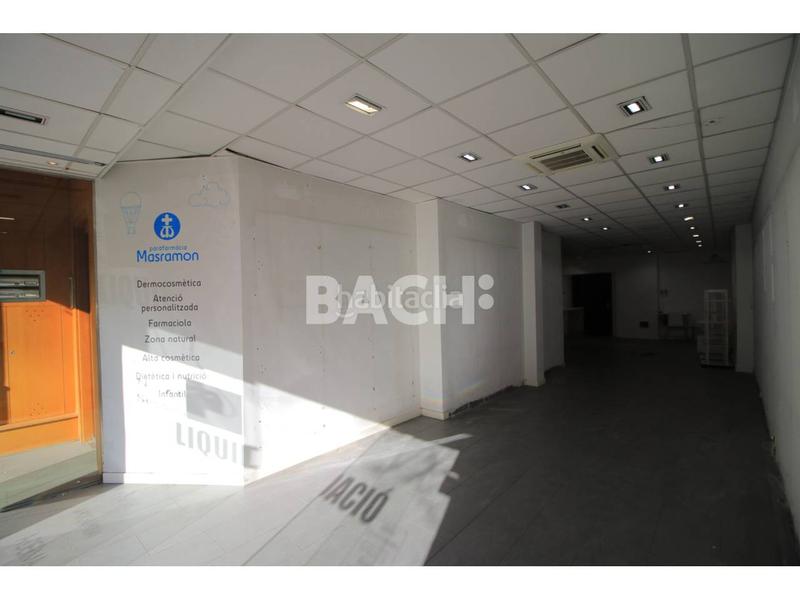 Foto 49be8b81-6036-4871-bf6a-e165bab1ceb3. Lloguer local comercial a passeig 31 a Centre Vic