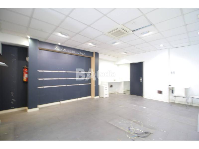 Foto 5eb86d1e-e120-4e6b-9730-7dab60cc6c2e. Lloguer local comercial a passeig 31 a Centre Vic
