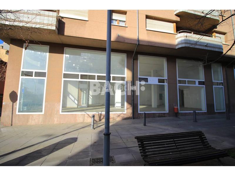 Foto d4b9eea2-10ff-4f58-9df0-8da458ea4c59. Location local commercial dans plaza lluis companys 1 dans Vic