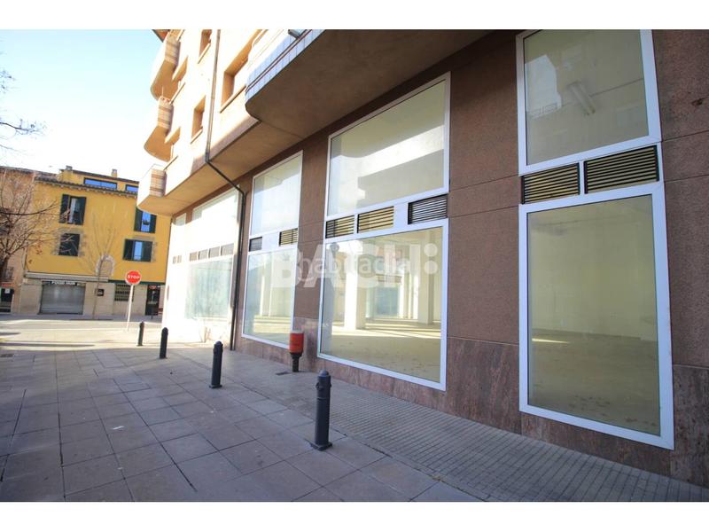 Foto ec2a17cf-d457-4d27-964a-603dc1128e08. Location local commercial dans plaza lluis companys 1 dans Vic