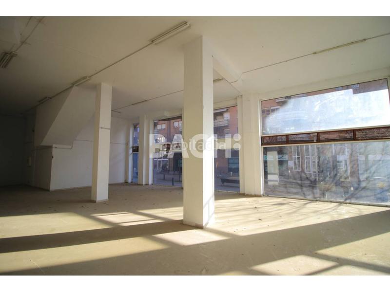 Foto 97f2e1da-178b-4748-9301-2b3ef86925e6. Rent business premise in plaza lluis companys 1 in Vic