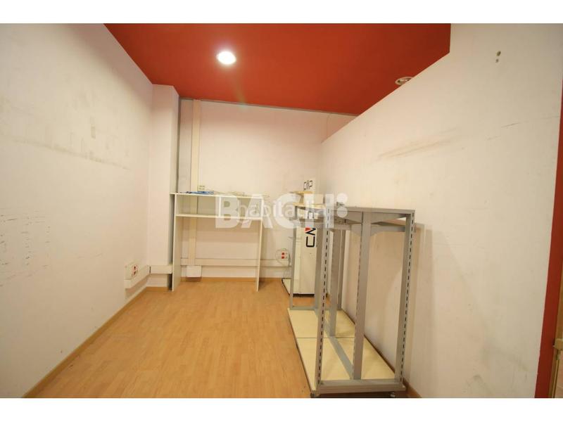 Foto 7a431554-df23-4cd2-bc87-3c587883b37d. Lloguer local comercial a Nord Vic