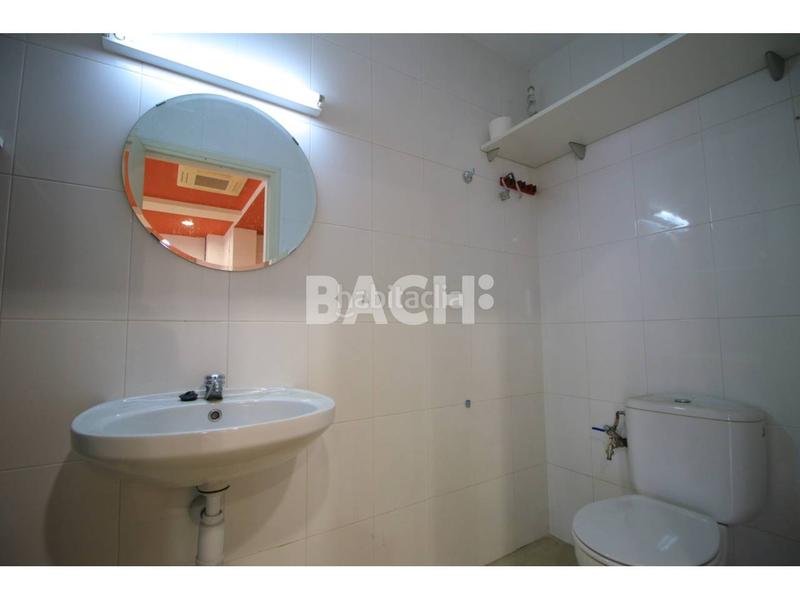 Foto a56eb673-e45a-40cb-a1e1-28a21215d860. Lloguer local comercial a Nord Vic