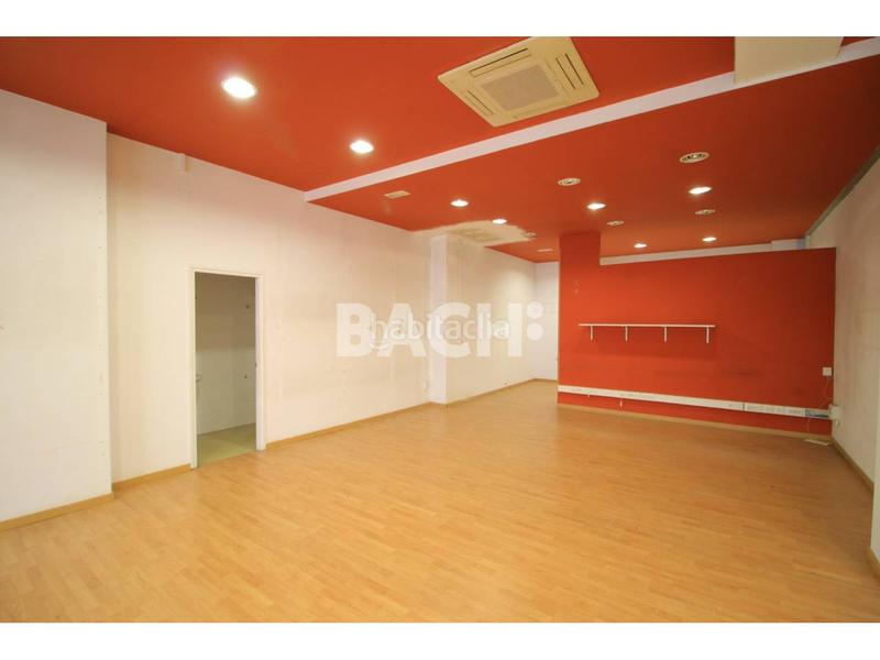 Foto 5f35effe-e6b9-453a-9b65-95cf9c488521. Rent business premise in Nord Vic