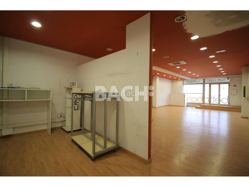 Foto ebc6562a-4688-42e0-a56e-39e78b8579cd. Rent business premise in Nord Vic