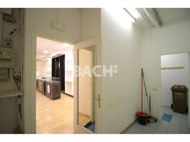 Foto 4eaa496f-4ced-4630-a1d9-5e905ab2fa0c. Lloguer local comercial a Centre Vic