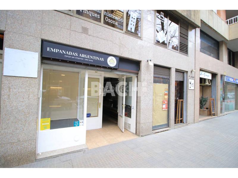Foto 8cb8d3b6-0631-4a35-8ea3-c99fb7e6a106. Lloguer local comercial a Centre Vic