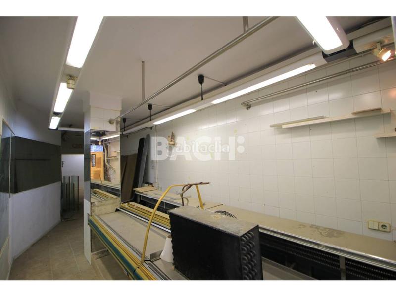 Foto 8ede0a2b-1eba-4493-b553-0be42b1fcd10. Lloguer local comercial a Centre Vic