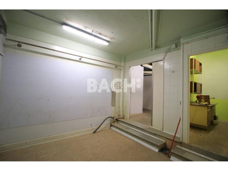 Foto 98a669a3-b5d1-4e10-8337-4e0e799bd3a1. Lloguer local comercial a Centre Vic