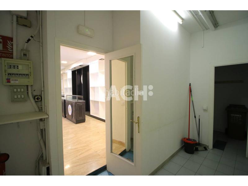 Foto ff89033d-aa70-4332-919c-3928e07cf514. Lloguer local comercial a Centre Vic