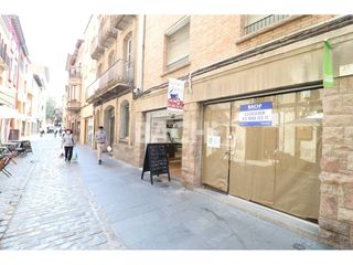 Lloguer Local Comercial a Calle gurb 27. A punto para entrar