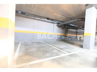 Location Parking voiture à Menendez i pelayo 6. Pàrquing en alquiler zona horta vermella