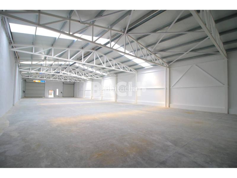 Foto 842bc5e5-23dc-4e70-8c74-860c10143087. Alquiler nave industrial espacio industrial diáfano con acceso dual y gran potencial en Vic