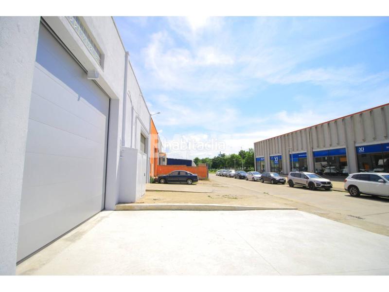 Foto 34726c5b-2959-4c73-89d9-bdad58823b38. Lloguer nau industrial a Nord Vic