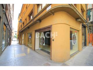 Rent Business premise in Centre. Local comercial con gran visibilidad y múltiples posibilidades e