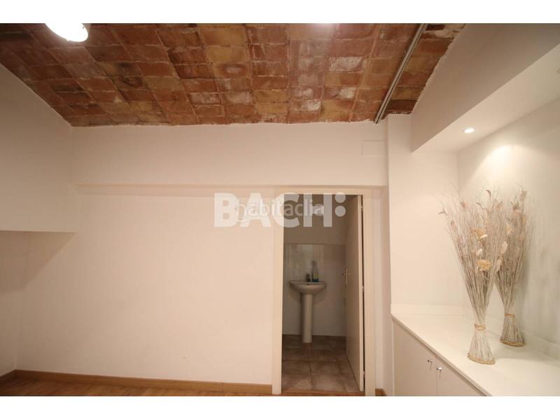 Foto 615266ce-e446-4844-a9ab-651ad192313c. Alquiler local comercial en jacint verdaguer 18 diáfano, con gran visibilidad en Vic