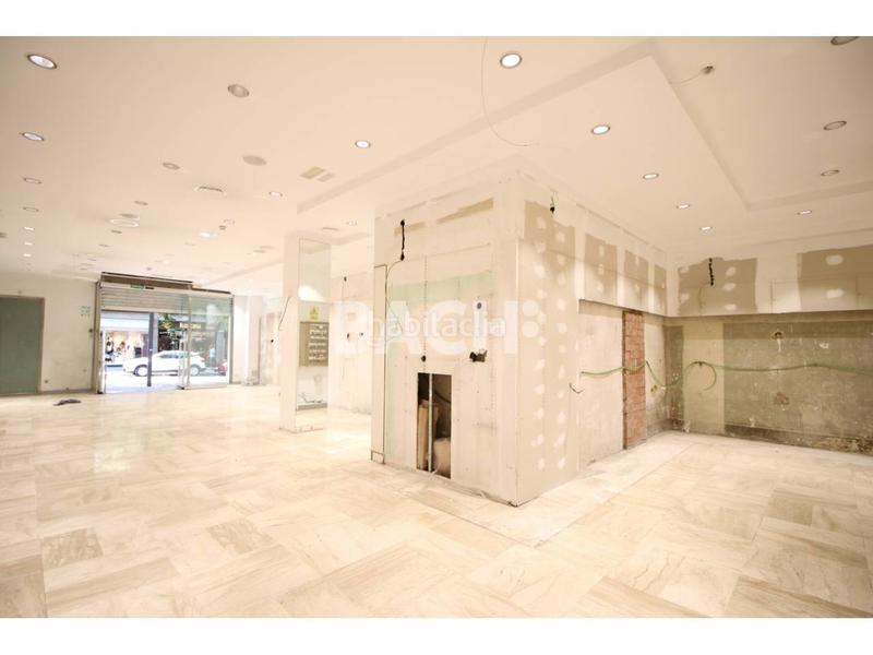 Foto 085269d9-367b-4e62-87b0-5e3893cc5578. Lloguer local comercial a jacint verdaguer 18 a Centre Vic