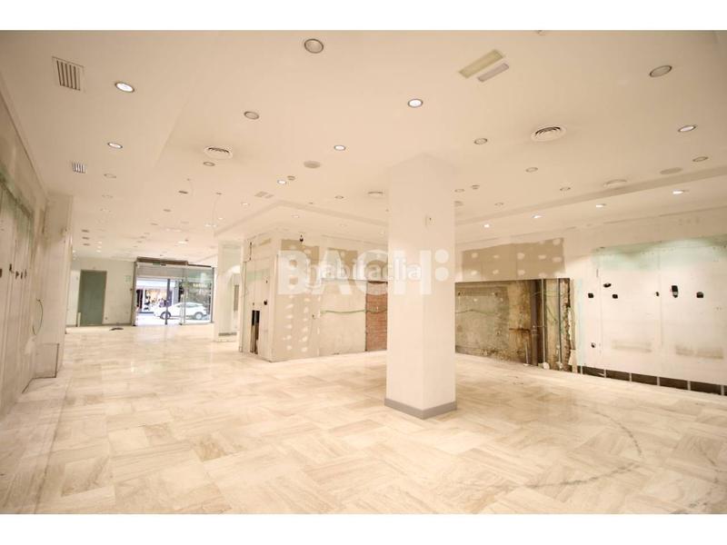 Foto 13a3a34d-c375-45ac-af71-7b504ac2589a. Lloguer local comercial a jacint verdaguer 18 a Centre Vic