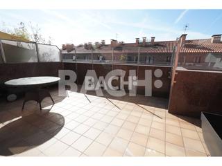 Rent Triplex  De les flors. Piso tríplex en alquiler en vic