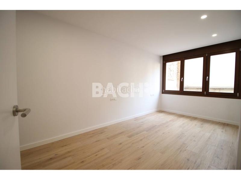 Foto 878e4eb3-a1bc-49dd-8312-7829da6b5695. Miete etagenwohnung mit heizung in Centre Vic