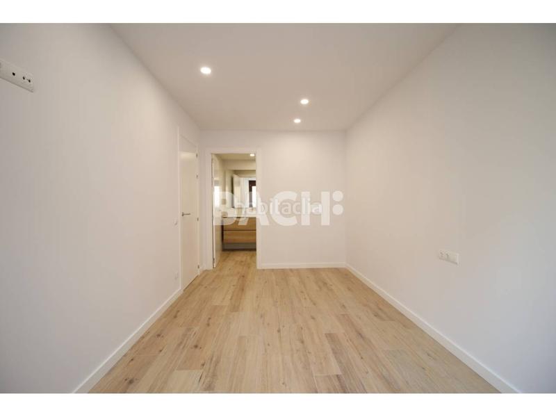 Foto f41ee8a8-7cb9-452c-b0aa-80b56f7f8a26. Miete etagenwohnung mit heizung in Centre Vic