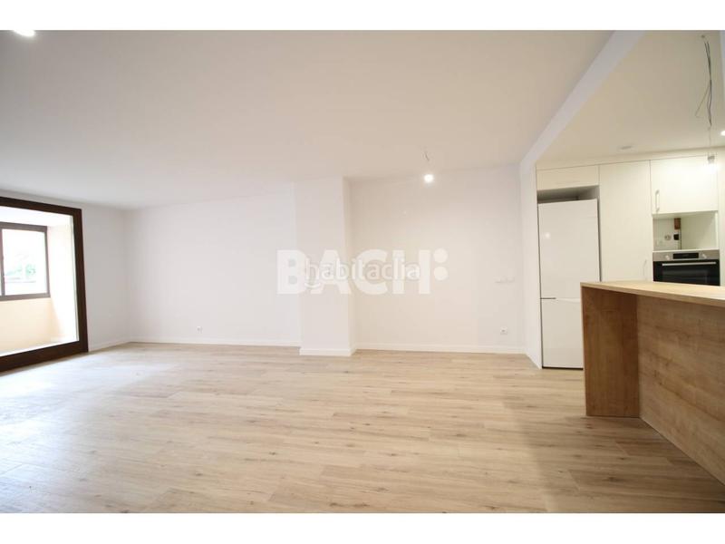 Foto 64083fa1-ced6-4c7b-b240-518cd98f4142. Rent flat with heating in Centre Vic