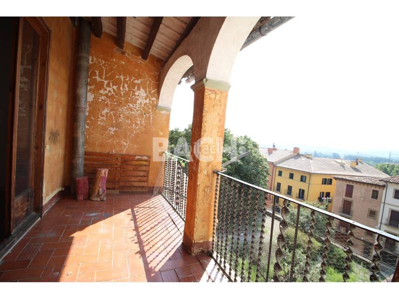 Foto 8d5edaaa-5338-4d7f-8b62-e6adc3fc4b9f. Alquiler piso con encanto en alquiler en el casco antiguo amplitud, luz y vistas al montseny en Vic