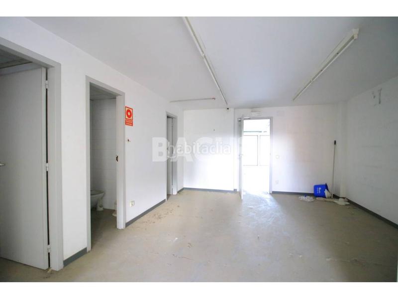 Foto 3b998090-7de1-4a8e-beb7-427ff6ff5364. Local commercial dans països catalans 78 dans Estadi-Santa Anna Vic