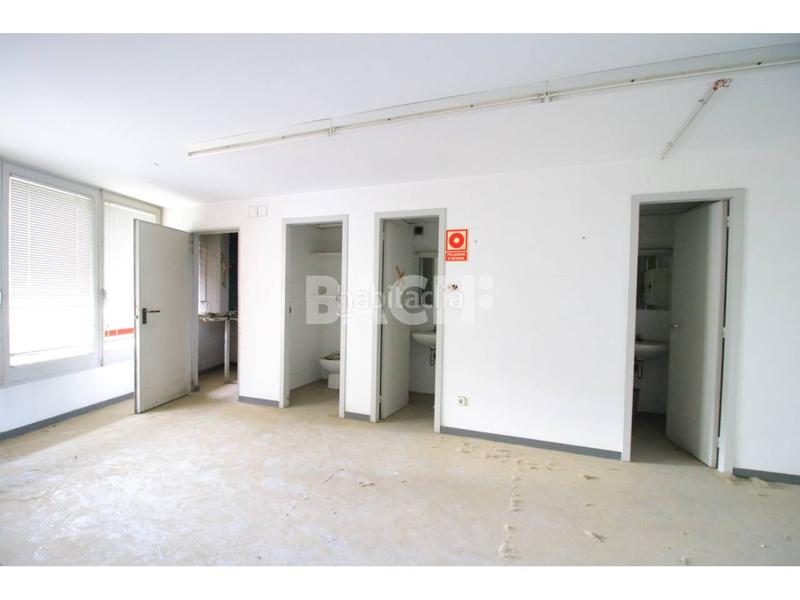 Foto e5d87d79-c558-42f9-8e95-51a8ec900ffa. Local commercial dans països catalans 78 dans Estadi-Santa Anna Vic