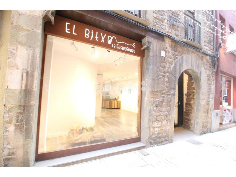 Foto 36d92454-a961-4935-8013-2d7a5a58c7e8. Lloguer local comercial a cardona 7 a Centre Vic