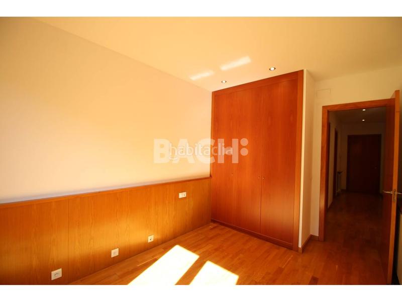 Foto b52b5d76-63de-4b7d-abfb-d65988e065cb. Lloguer pis a Centre Vic