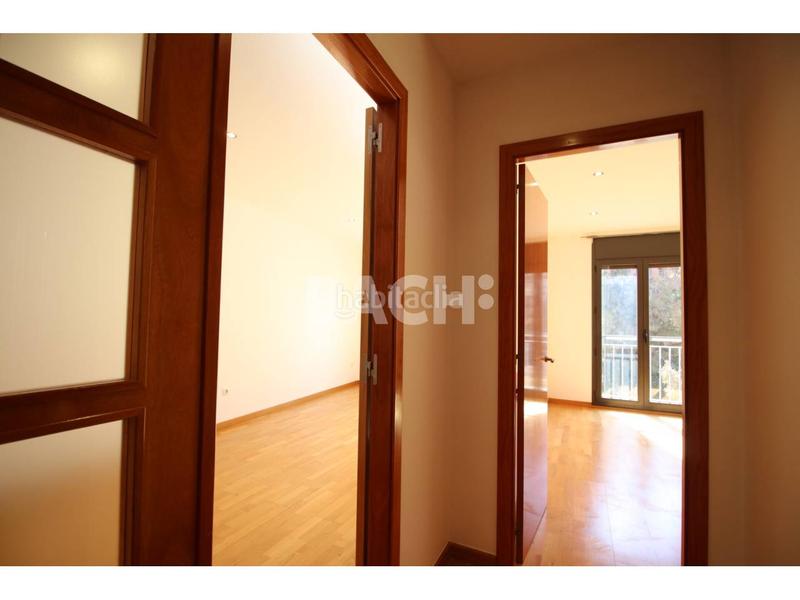 Foto 4fea25f3-a73b-4c0a-ba0e-5485ffb38264. Rent flat in Centre Vic