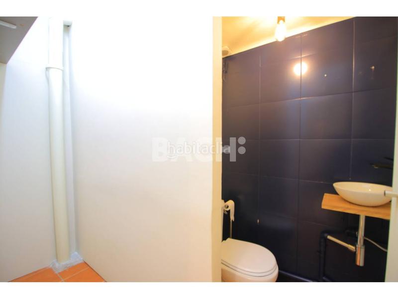 Foto 32ccbac6-a9f6-4ffc-840c-378eefd632d8. Lloguer local comercial a plaza paradís 1 a Centre Vic