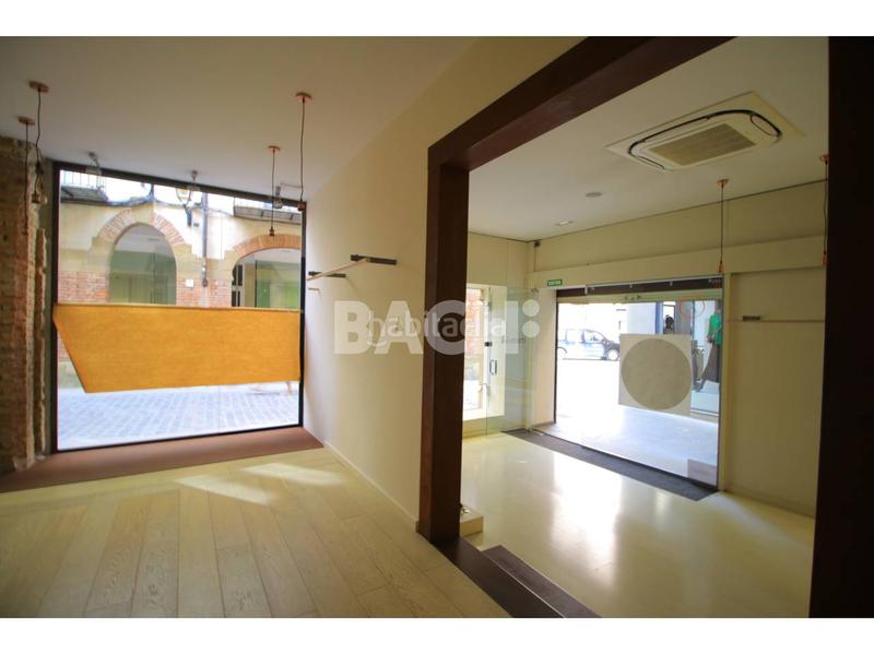 Foto 4ec3988a-daa1-4ade-8663-4df5997598ef. Lloguer local comercial a plaza paradís 1 a Centre Vic